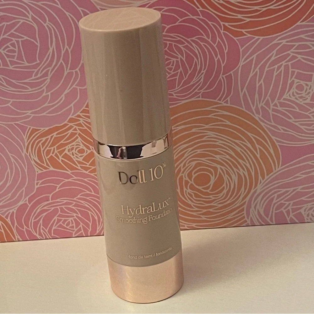Doll 10 Hydralux Smoothing Fair Foundation Light Medium